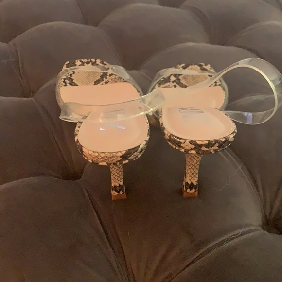 Neutral Snake print Clear straps - Picture 3 of 3